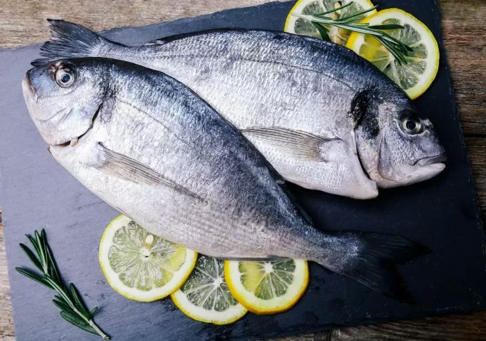 Vývar s vysokým obsahem kolagenu, omega-3 a antioxidantů, který pomáhá posilovat paměť a růst neuronů.